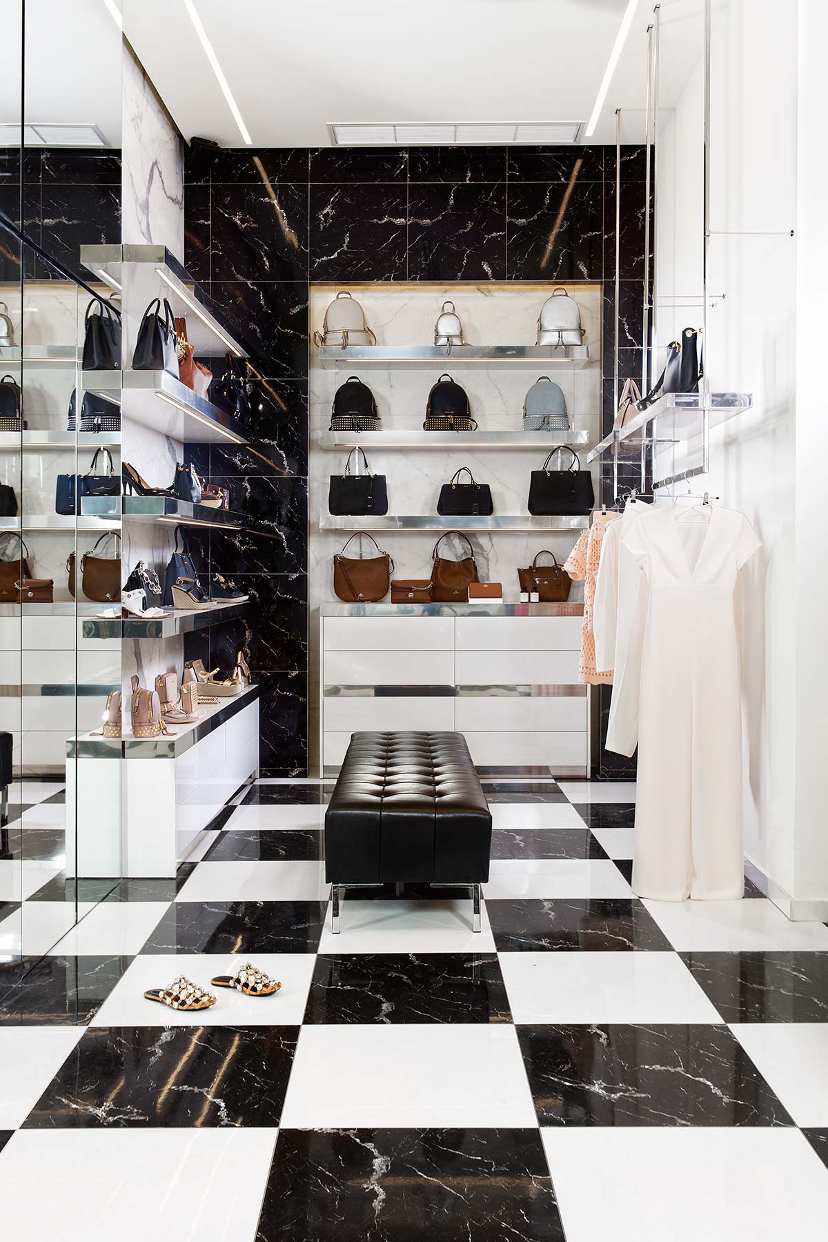 calceis penatis bardos furniture 3